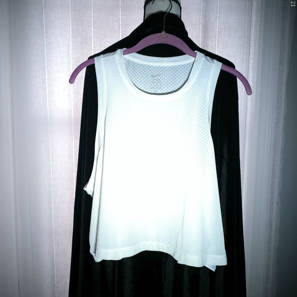 NIKE ONE Sleeveless Scoop Neck White Cropped Sports Top XL